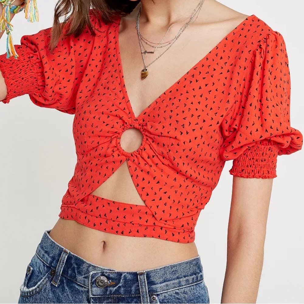 Red Puff-Sleeve Knit Crop Top with Front Ring Detail